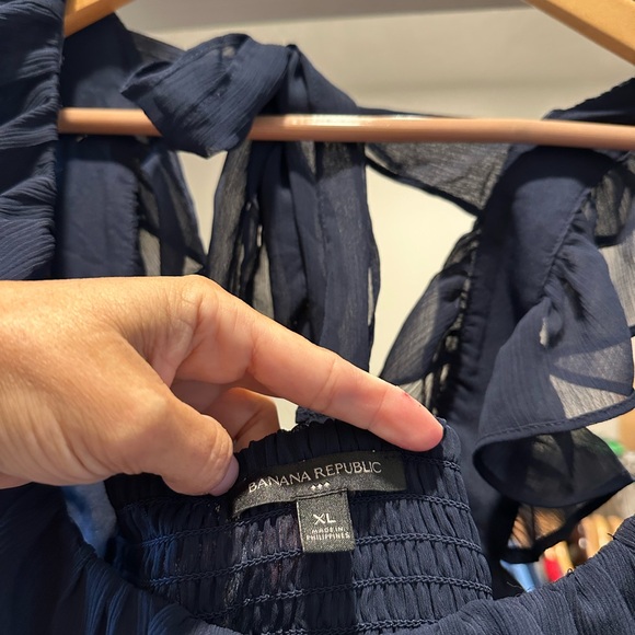 Banana republic - Elegant Navy Blue Ruffle Top - Picture 3 of 5